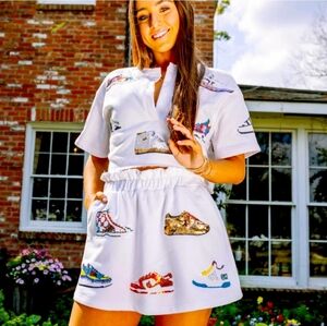 Sold QOS SNEAKER TOP